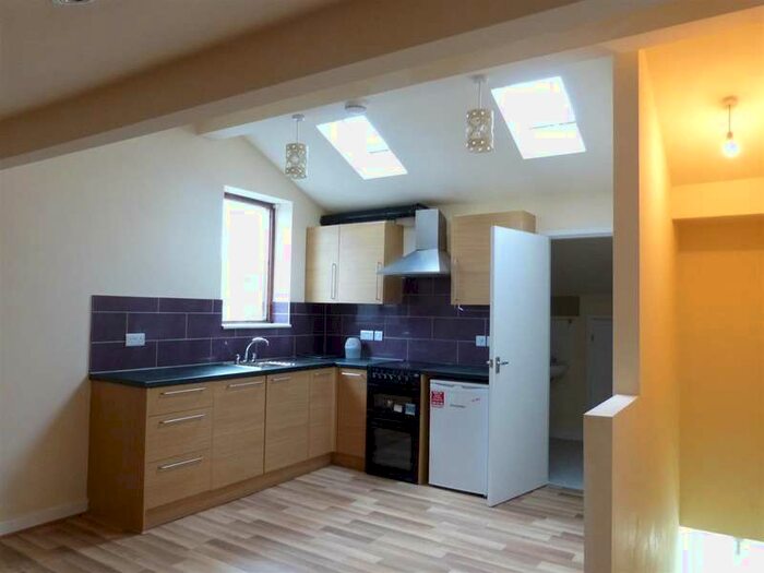 1 Bedroom Studio Flat To Rent In Union Road, New Mills, High Peak, SK22