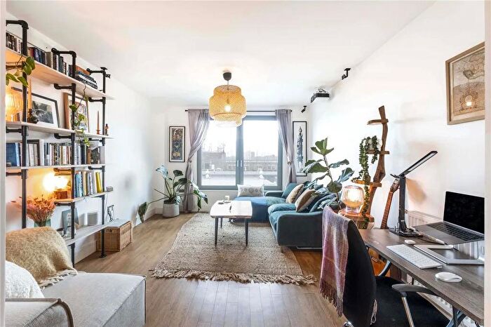 2 Bedroom Penthouse To Rent In Ashwin Street, London, E8