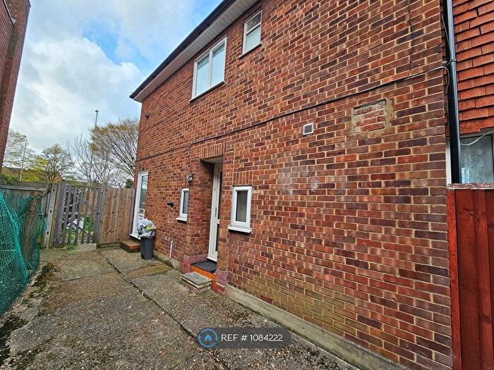 2 Bedroom Maisonette To Rent In Churchill Close, Uxbridge, UB10
