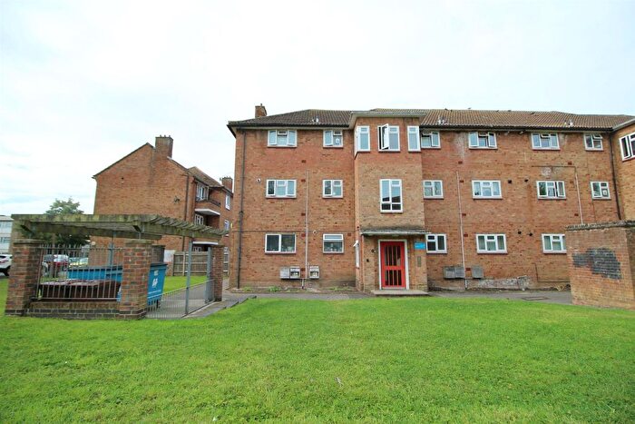 1 Bedroom Flat To Rent In Allerton Close, Borehamwood, WD6