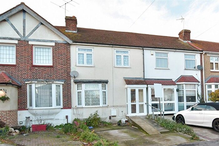 3 Bedroom Terraced House For Sale In Garrard Close, Bexleyheath, Kent, DA7