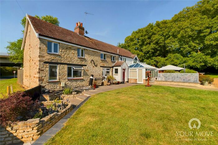 4 Bedroom Detached House For Sale In Denford Road, Thrapston, Kettering, NN14