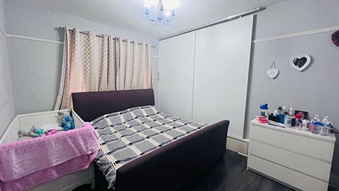 3 Bedroom Semi Detached House For Sale In Baxter Avenue, Fenham, Newcastle Upon Tyne, NE4