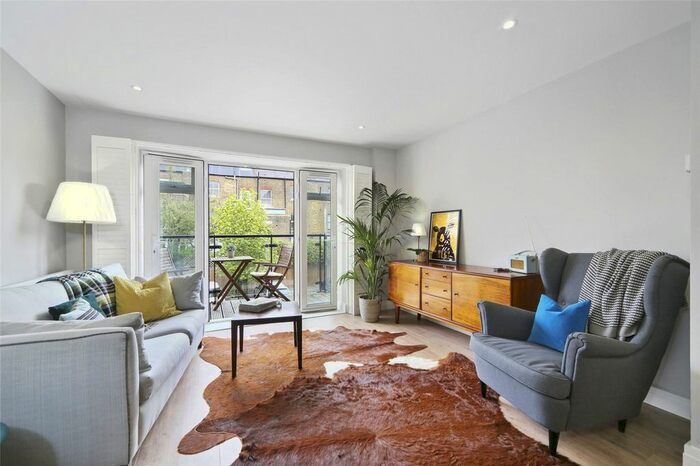 1 Bedroom Flat To Rent In Havilland Mews, Shepherds Bush, London, W12