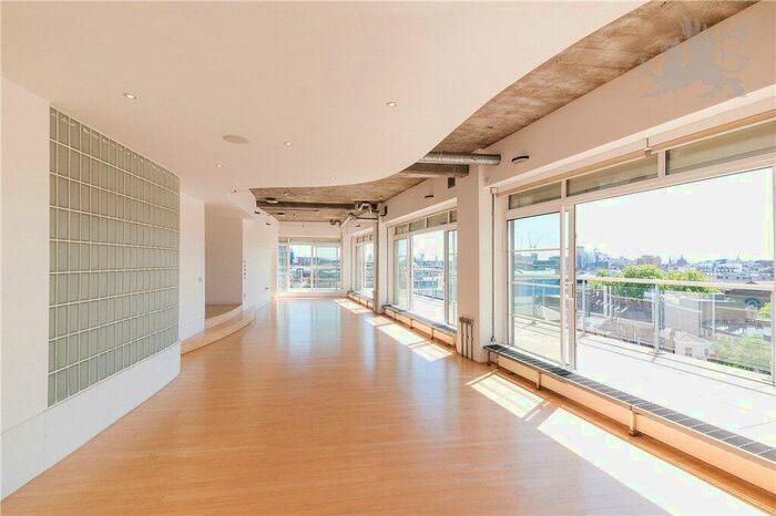 2 Bedroom Apartment To Rent In St. John Street, London, EC1V