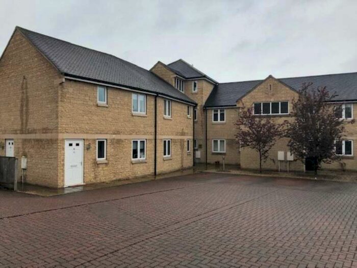 2 Bedroom Flat To Rent In Shirley Heights, Witney, OX28