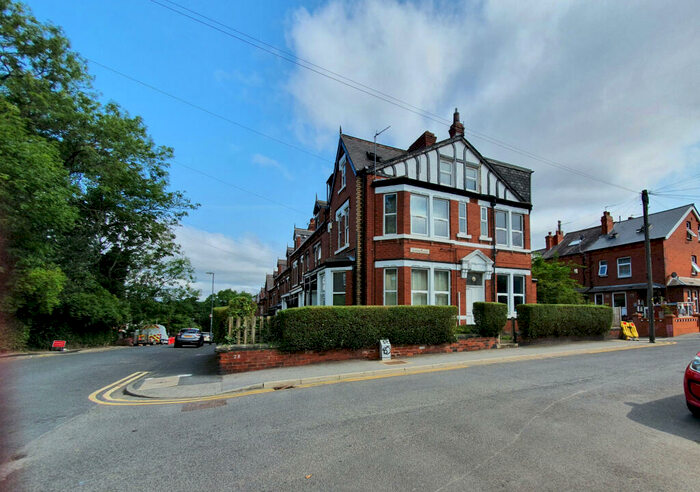 5 Bedroom Apartment To Rent In Delph Lane, Leeds, West Yorkshire, LS6