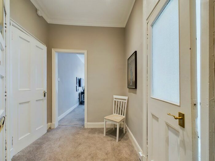 1 Bedroom Flat To Rent In Kilmarnock Road, Shawlands, G41