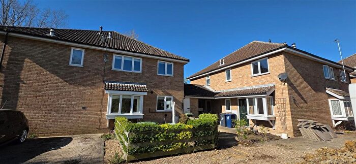 2 Bedroom Property To Rent In Orwell Close, St Ives, PE27