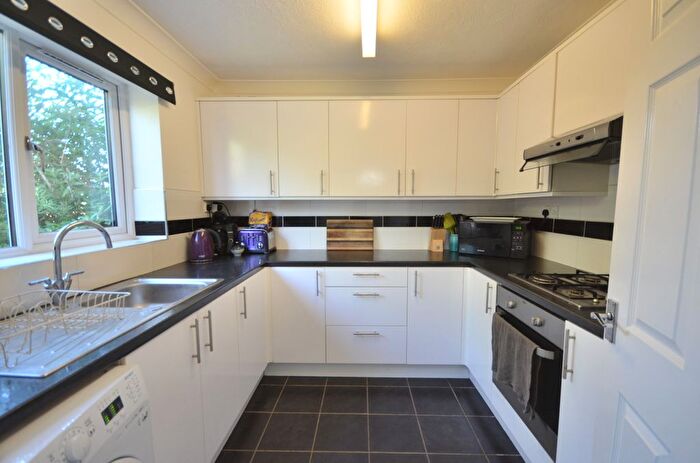 3 Bedroom End Of Terrace House To Rent In Windmill Road, Gillingham, ME7