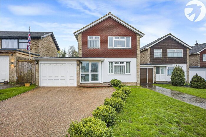 3 Bedroom Link Detached House For Sale In Philip Avenue, Swanley, Kent, BR8