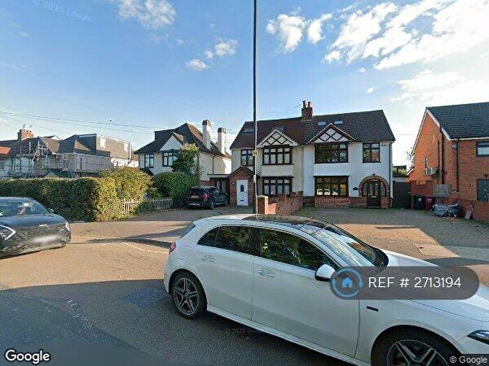 3 Bedroom Semi-Detached House To Rent In Langley Road, Langley Slough Berkshire, SL3