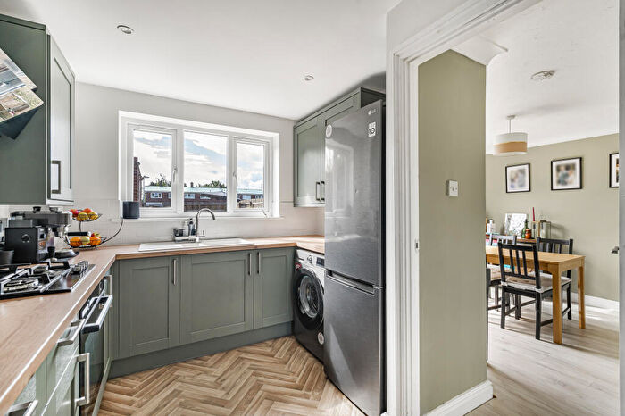 3 Bedroom Terraced House For Sale In Apthorpe Way, Cambridge, CB4