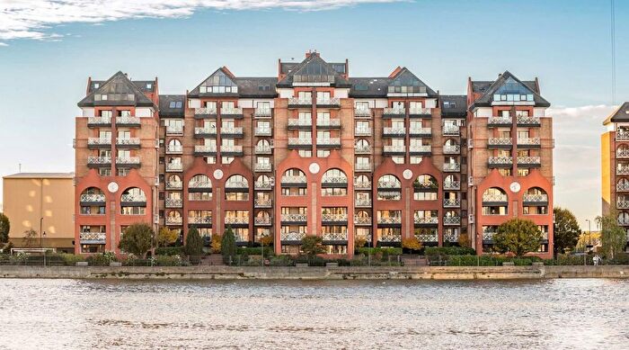 4 Bedroom Flat For Sale In William Morris Way, Fulham, SW6
