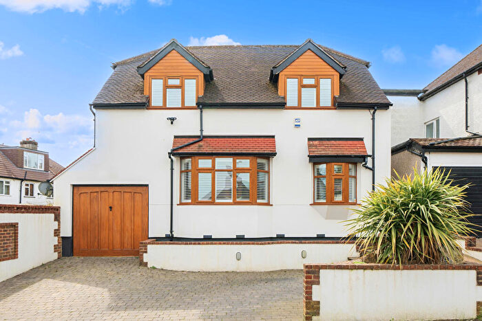 4 Bedroom Detached House For Sale In Kerrill Avenue, Coulsdon, CR5