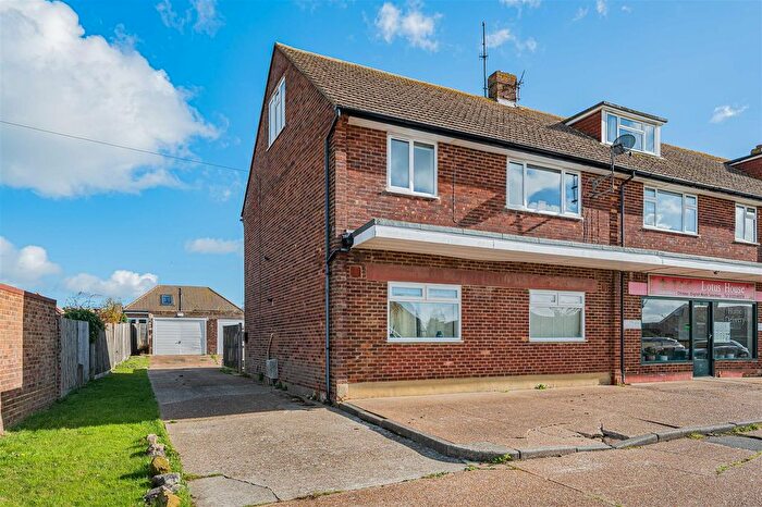 3 Bedroom Maisonette For Sale In Hillside Avenue, Seaford, BN25