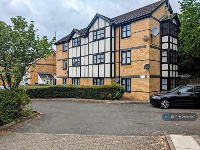 1 Bedroom Flat To Rent In Elms Close, Hitchin, SG4