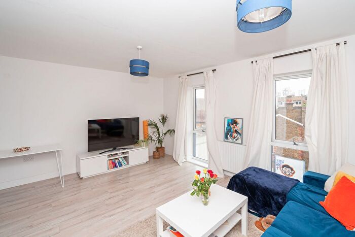 1 Bedroom Flat To Rent In Leavesden Lodge, Watford, WD24