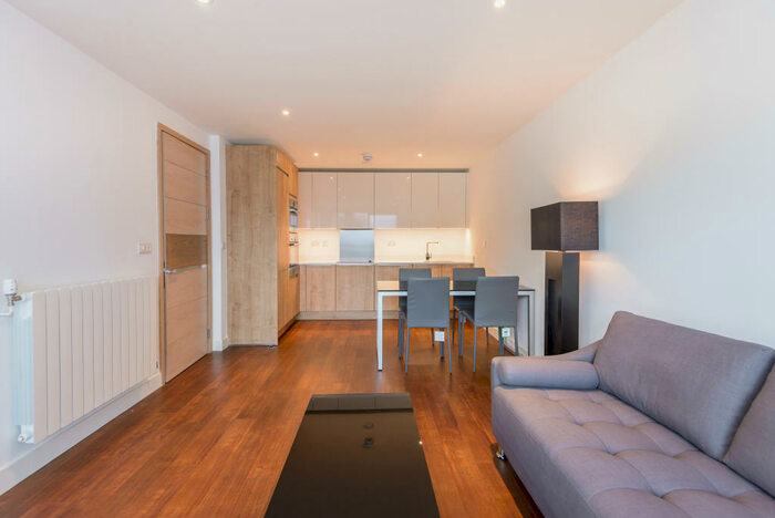 2 Bedroom Apartment To Rent In Whiting Way, London, SE16