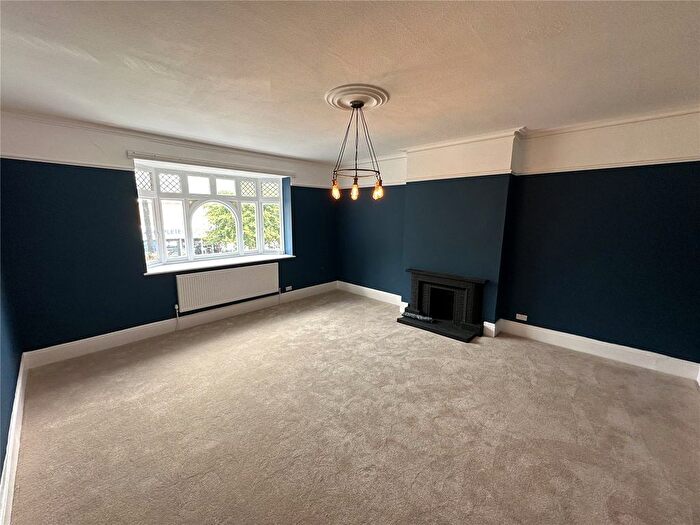 3 Bedroom Flat To Rent In Maxwell Road, Northwood, HA6