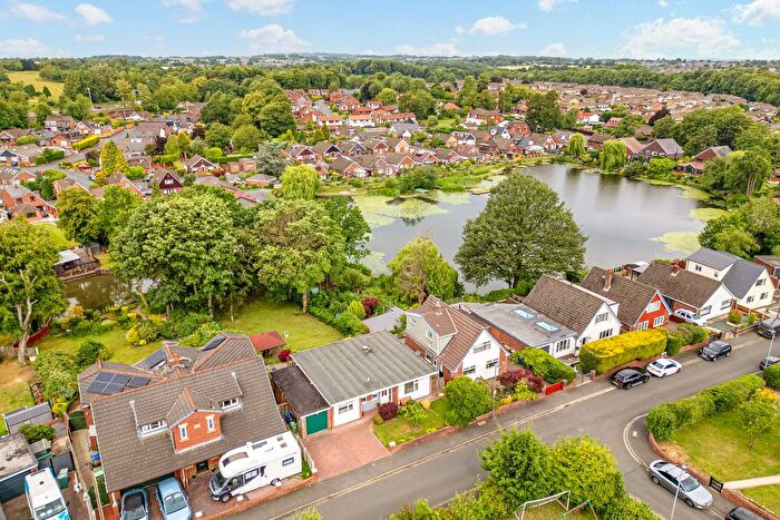 3 Bedroom Detached Bungalow For Sale In Oakwood Avenue, Ashton-In-Makerfield, WN4