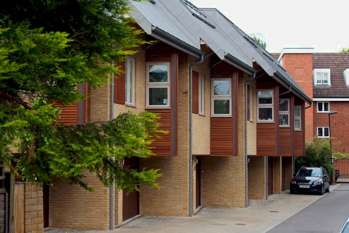 1 Bedroom Flat To Rent In Colston Road, East Sheen, London, SW14