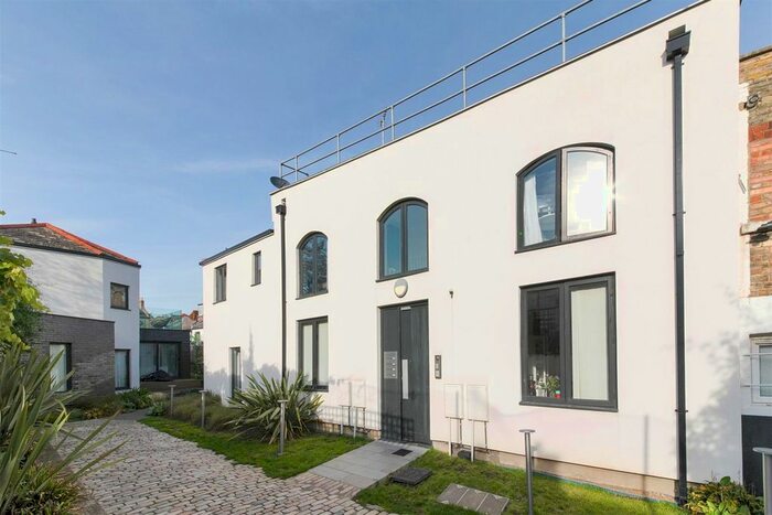 1 Bedroom Flat To Rent In Fonthill Mews, London, N4