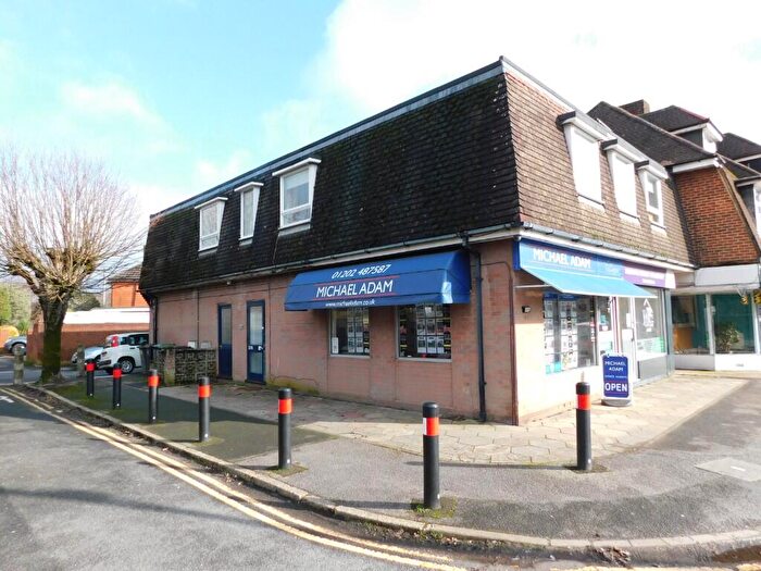 2 Bedroom Apartment For Sale In Fairmile Road, Christchurch, BH23