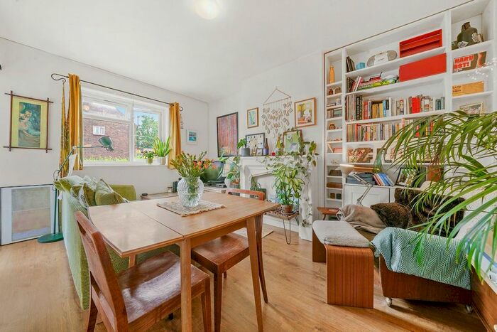 1 Bedroom Flat To Rent In Hillmore Grove, London, SE26