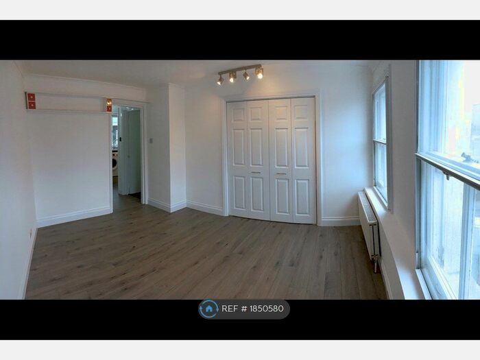 1 Bedroom Flat To Rent In Peckham High Street, London, SE15