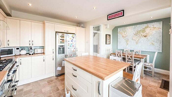 3 Bedroom Terraced House For Sale In Thanet Road, Bedminster, BS3