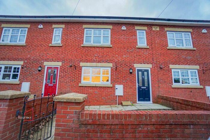 4 Bedroom Mews To Rent In Catherine Street East, Horwich, BL6