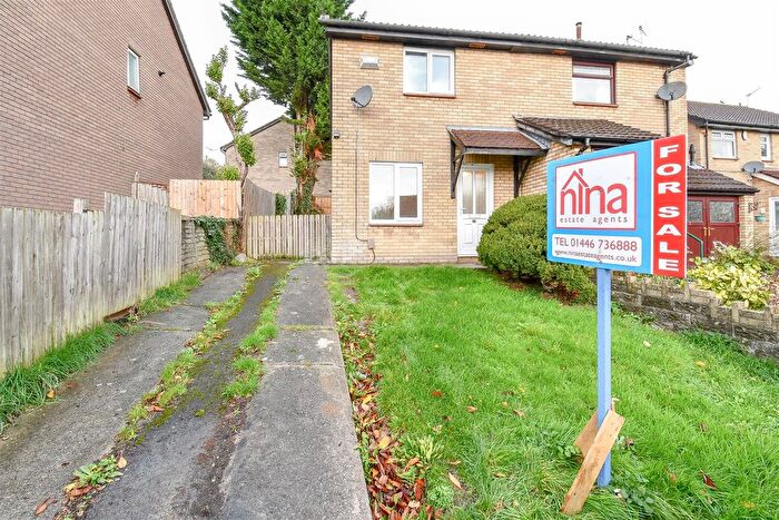 3 Bedroom Semi Detached House For Sale In Marloes Close, Barry, CF62