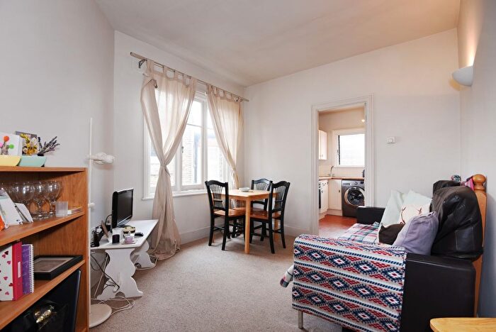 2 Bedroom Flat To Rent In Filmer House, Filmer Road, London, SW6