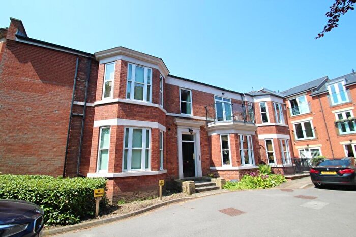 2 Bedroom Flat To Rent In The Hall, Allerton Hill, Chapel Allerton, Leeds, West Yorkshire, Uk, LS7