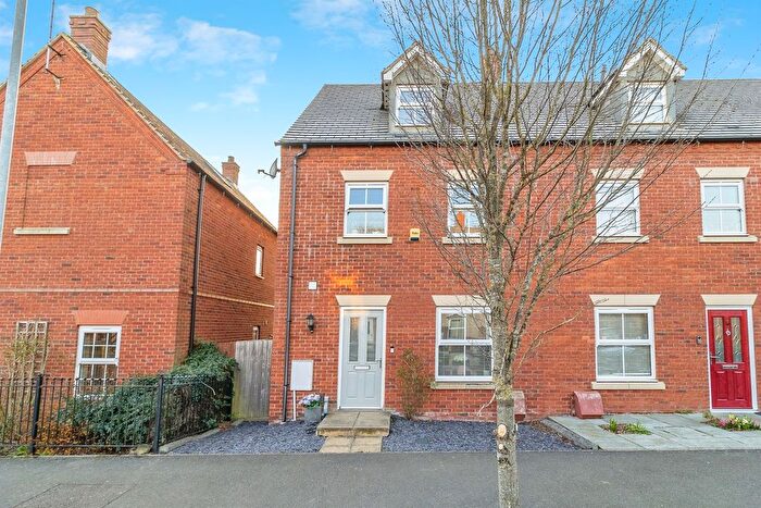4 Bedroom Town House For Sale In Grebe Drive, Leighton Buzzard, LU7