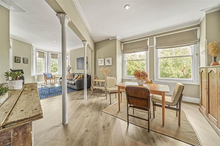 3 Bedroom Flat For Sale In Prince Of Wales Drive, SW11