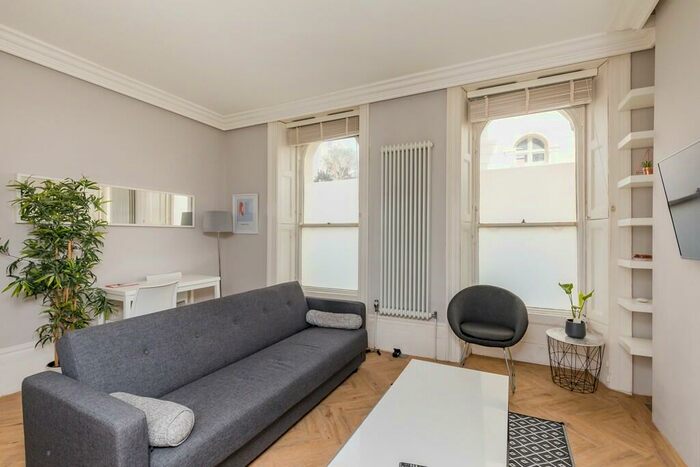 1 Bedroom Flat For Sale In Oriental Place, BN1