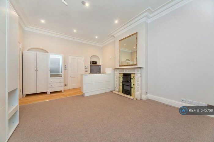 Studio To Rent In Camberwell Grove, London, SE5