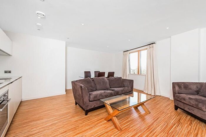 1 Bedroom Flat To Rent In Wingate Square, SW4