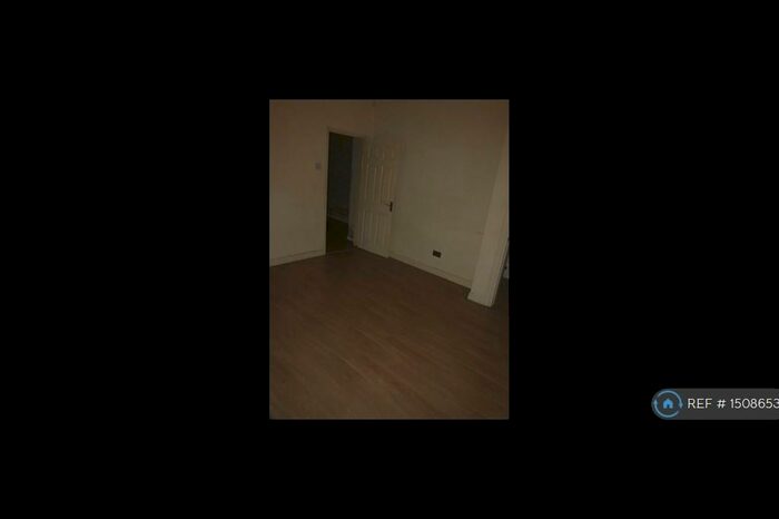 3 Bedroom Terraced House To Rent In Green Lane, Middleton, Manchester, M24