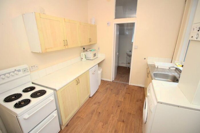 2 Bedroom Flat To Rent In Coniston Avenue, Jesmond, Newcastle Upon Tyne, NE2