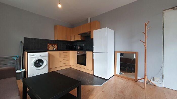 1 Bedroom Flat To Rent In Daniel Street, Cathays, Cardiff, Cardiff, CF24