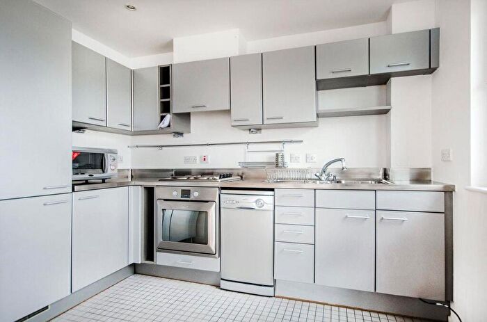 2 Bedroom Flat For Sale In The Reflection, Woolwich Manor Way, E16