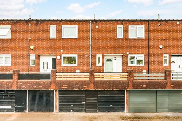 3 Bedroom Property For Sale In Allingham Close, Hanwell, W7