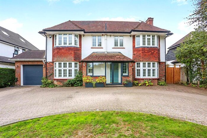 4 Bedroom Detached House For Sale In The Downsway, South Sutton, SM2