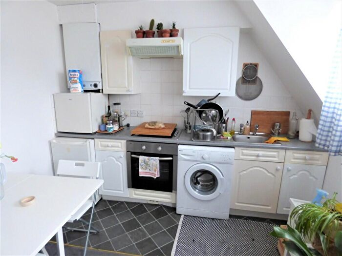 1 Bedroom Flat To Rent In Roman Road, Bow, London, E3