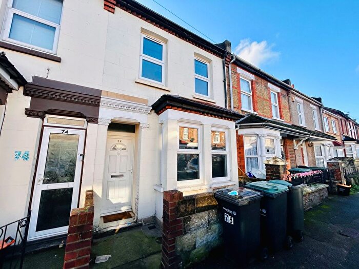 3 Bedroom Terraced House To Rent In Havelock Road, Gravesend, DA11