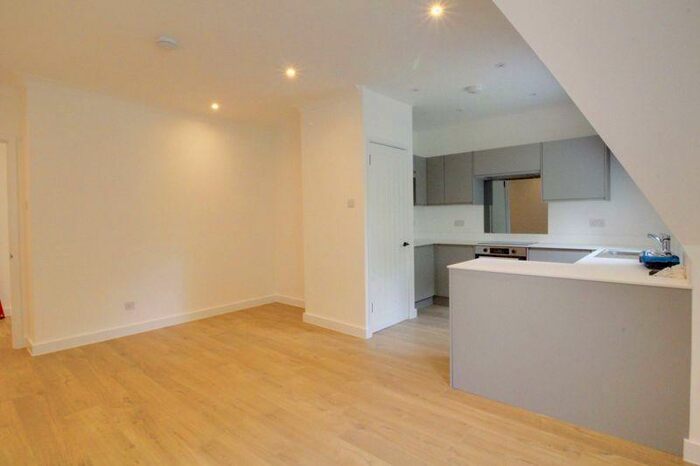 2 Bedroom Flat To Rent In Myles Court, Goffs Oak, EN7