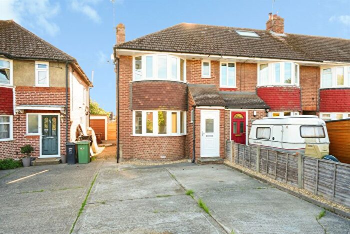 3 Bedroom End Of Terrace House For Sale In Drake Avenue, Didcot, OX11